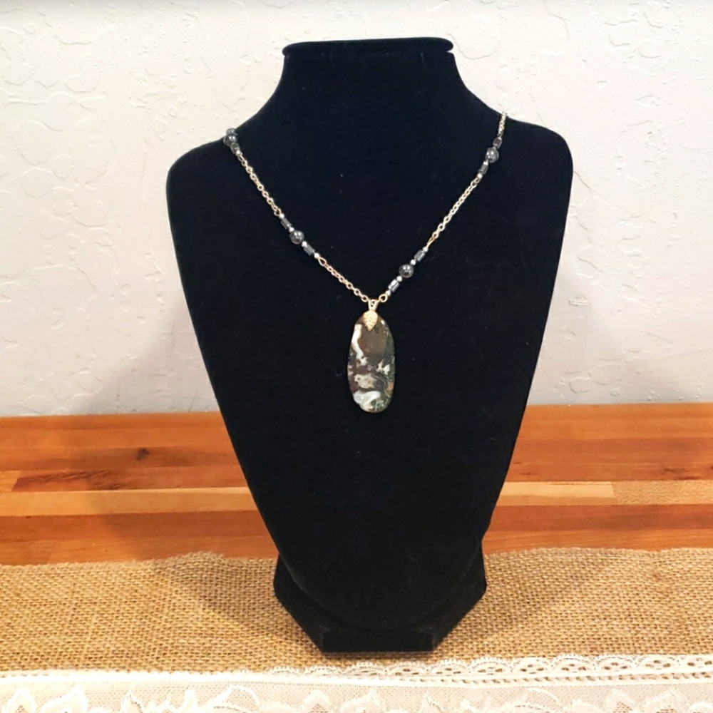 🛍bundle item..Vintage silver stone necklace
